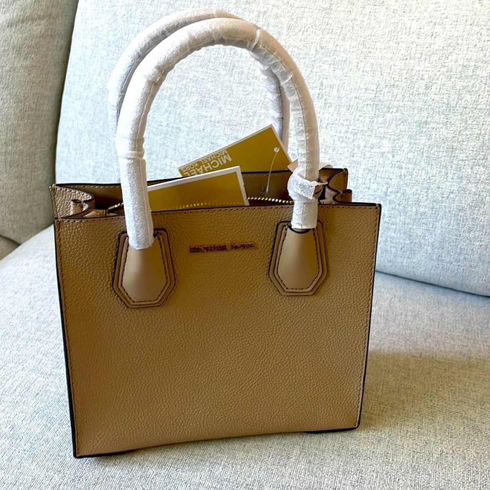 Michael Kors Messenger Leather Bag brand new with tags